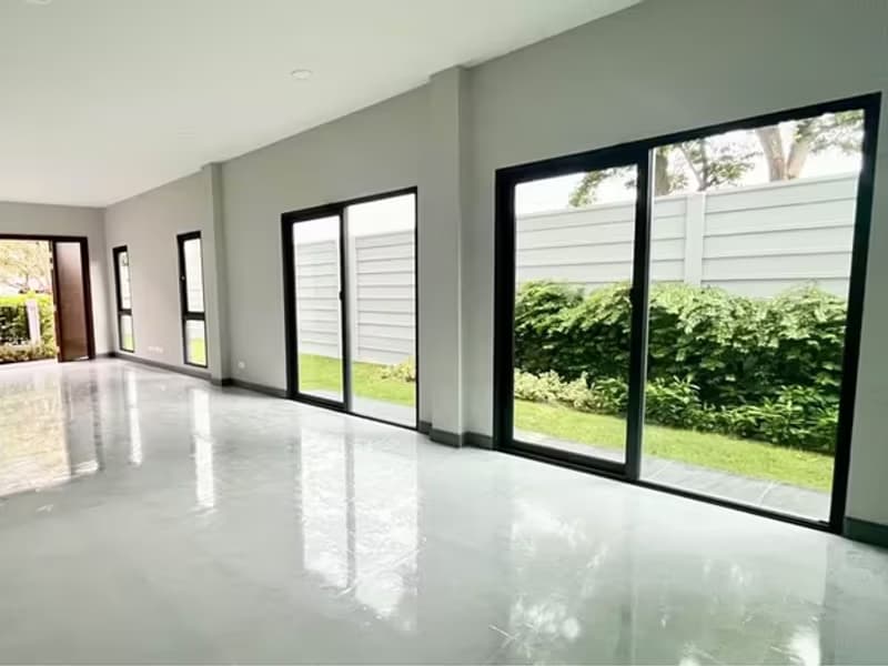 House for Sale in Bang Phli.