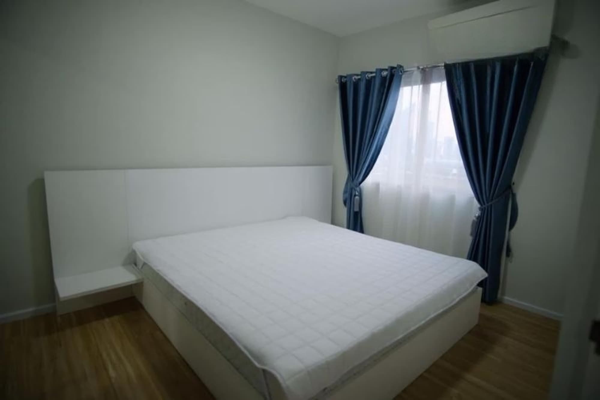 2 ห้องนอน Condo สำหรับ จำหน่าย ใกล้ Phra Ram 9 MRT - Image 4