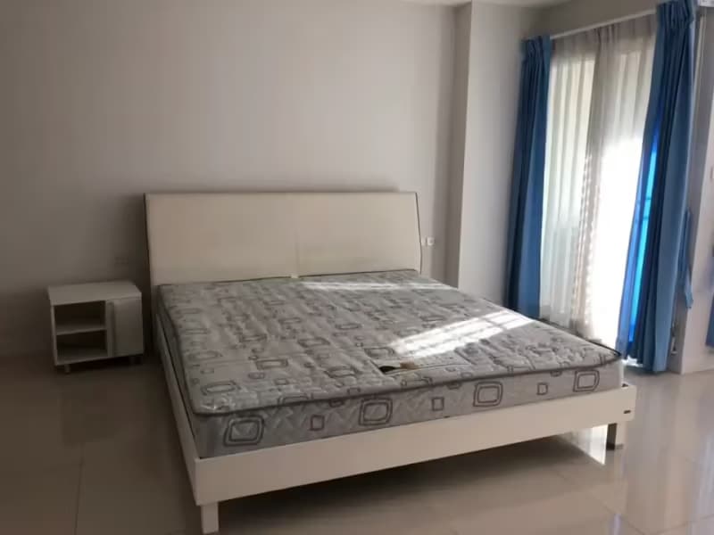 1 Bedroom Condo