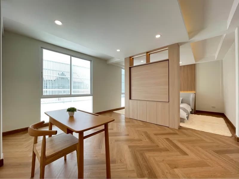 4 Bed House for Sale in Huai Khwang