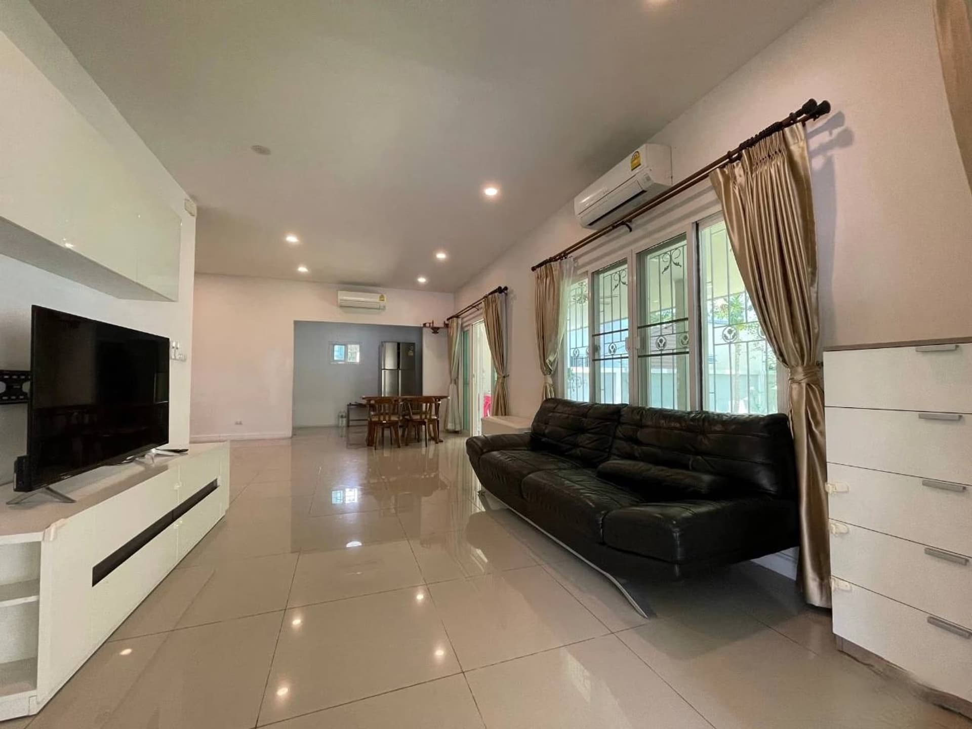 4 Bed House for Sale in Saraphi - Image 2