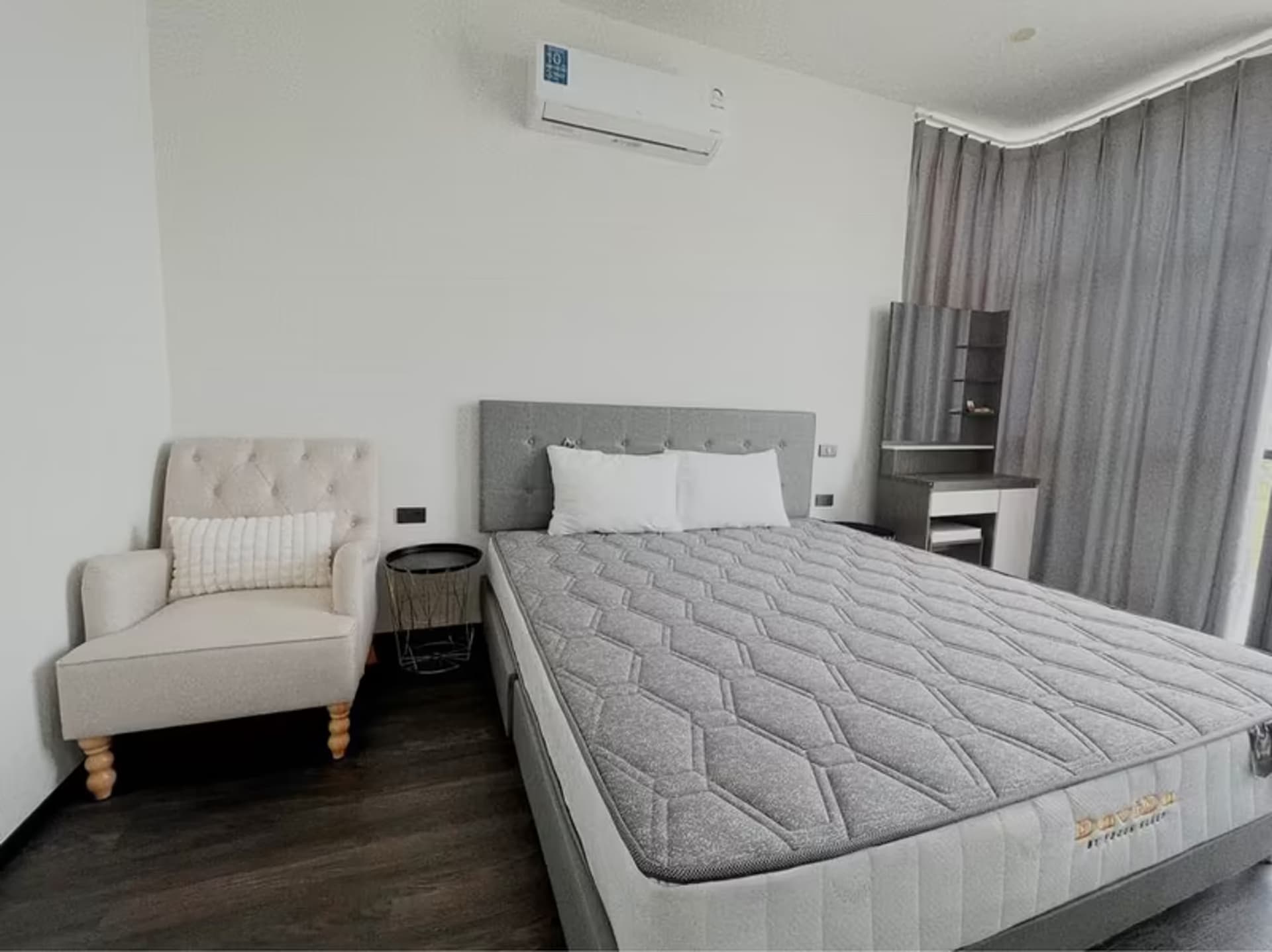 4 Bedroom House - Image 2