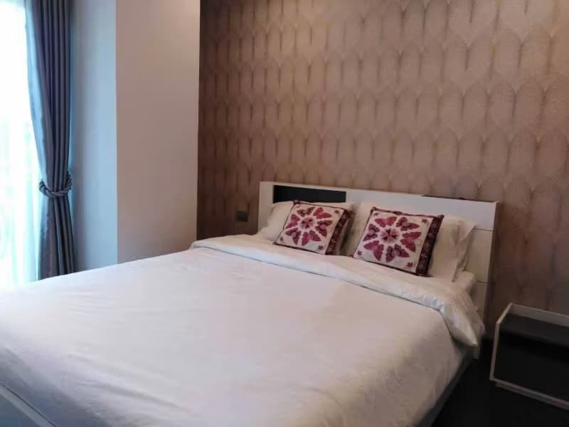 1 Bedroom Condo