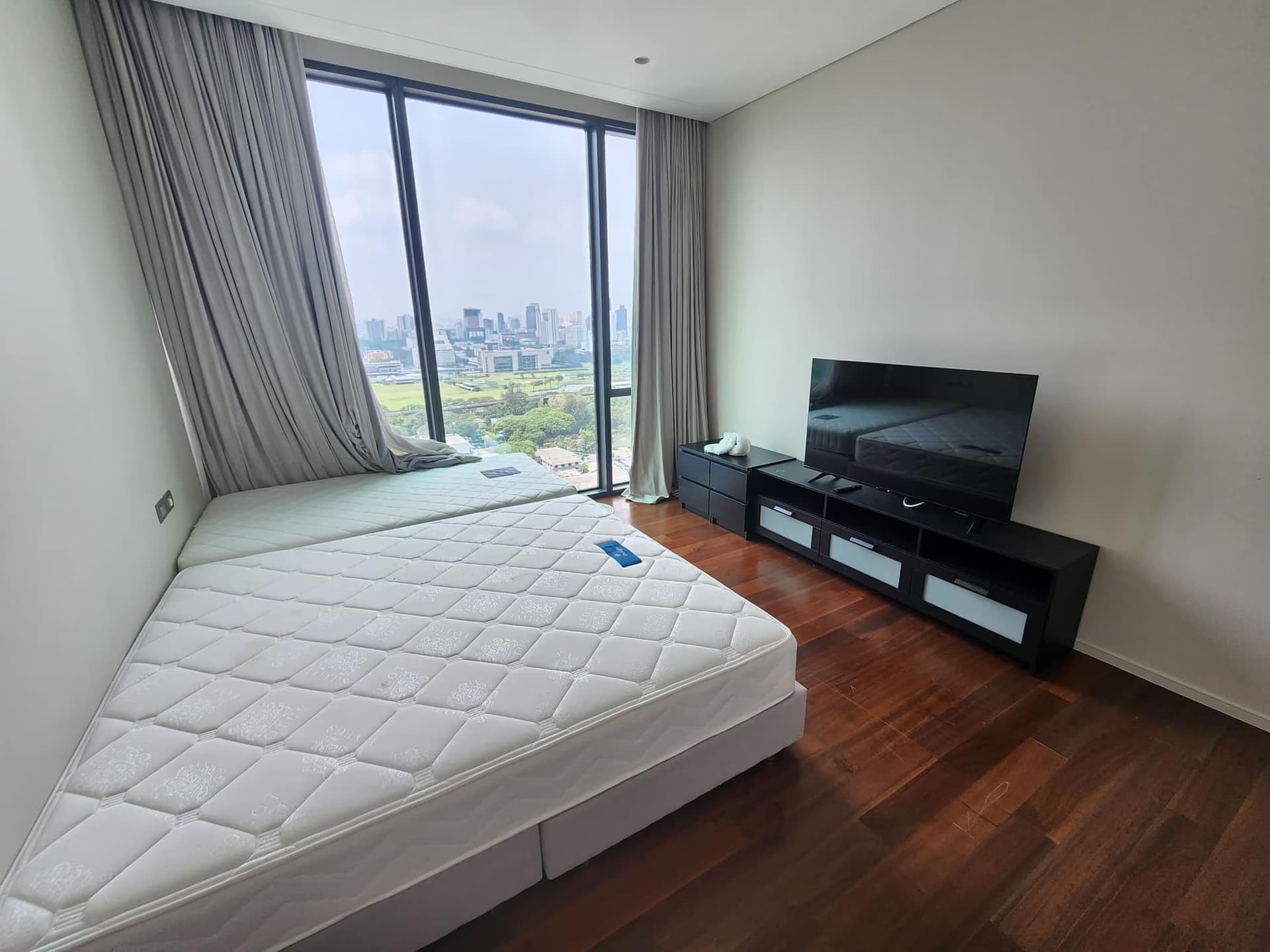 2 Bed Condo for Sale in Pathum Wan - Image 3