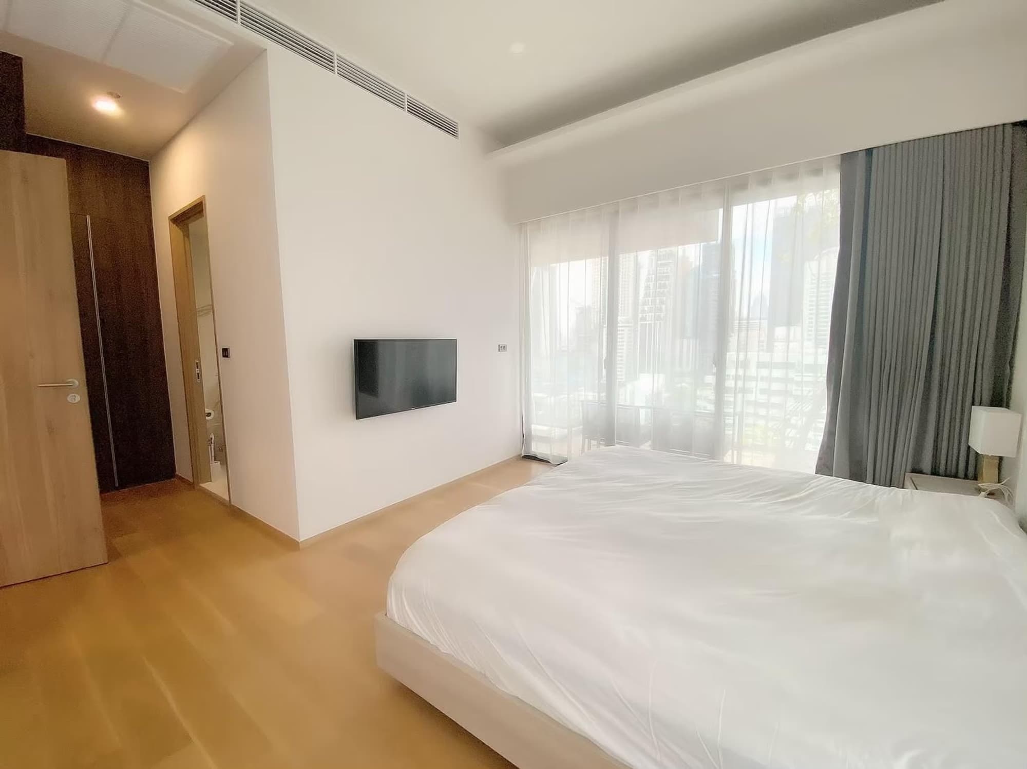 3 Bed Condo for Rent in Watthana - Image 4