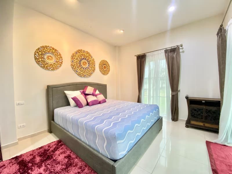 9 Bed House for Rent in Saraphi District