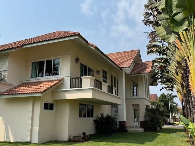 Pool villa for rent at Lannathara village Hang dong  
