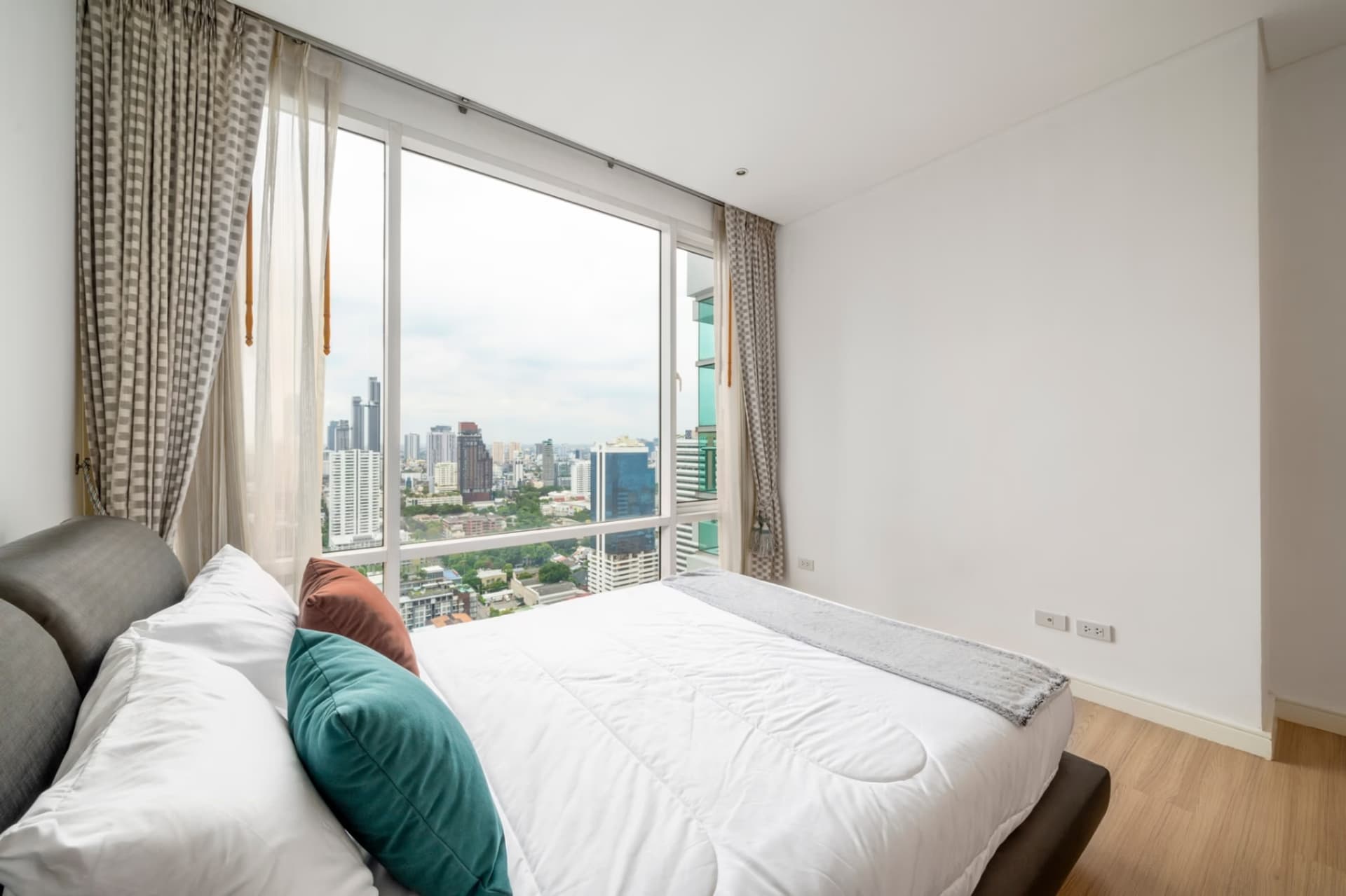 2 Bed Condo for Rent and Sale in Watthana - Image 11