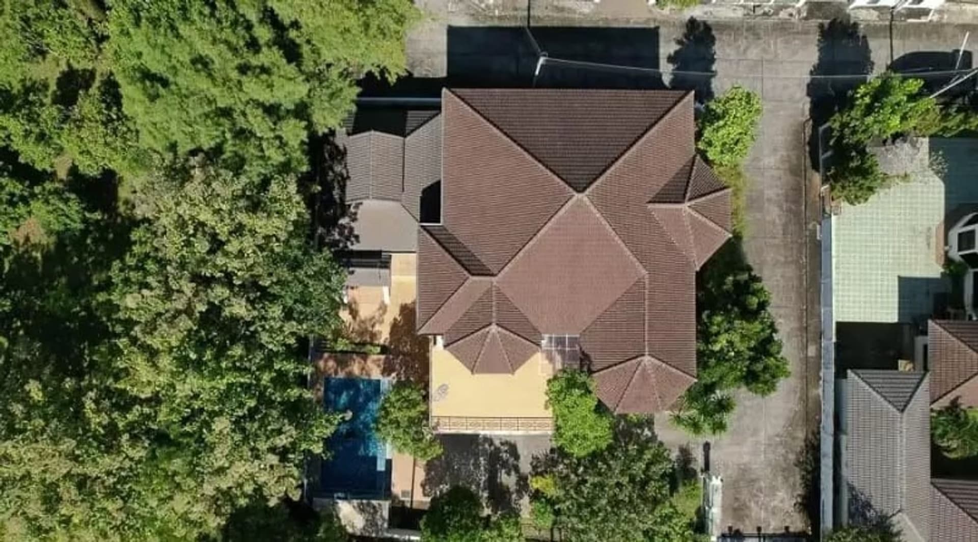 4 Bedroom House - Image 2