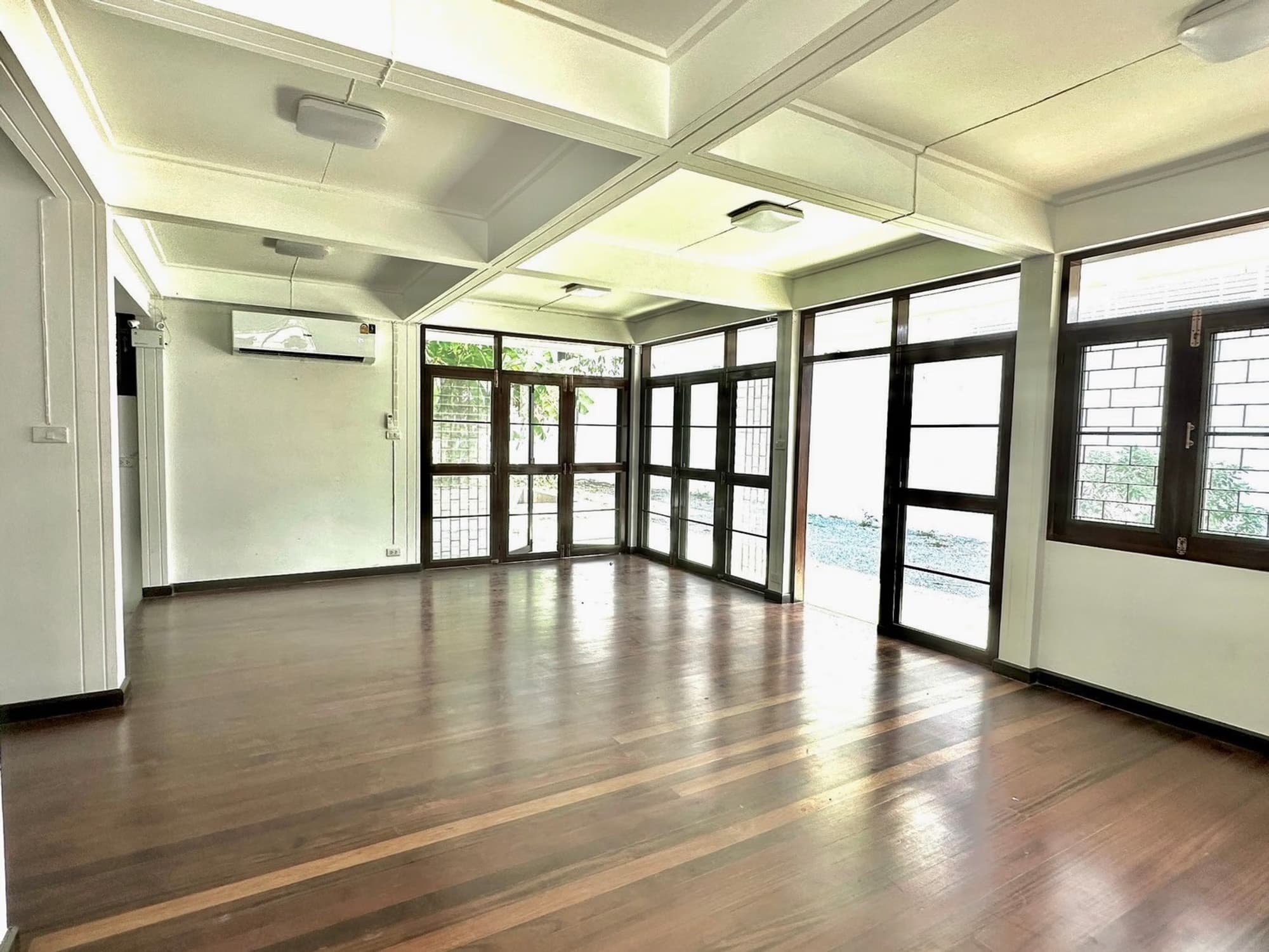 4 卧室 别墅 用于 出租 在 Phra Khanong - Image 6