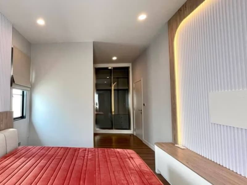 4 Bed House for Rent and Sale in Bang Phli