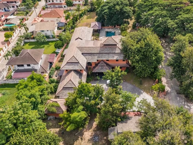 5 Bedroom House