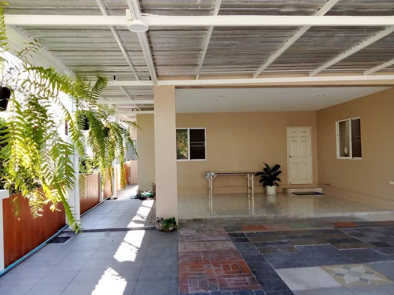 4 Bed House for Rent in San Kamphaeng District