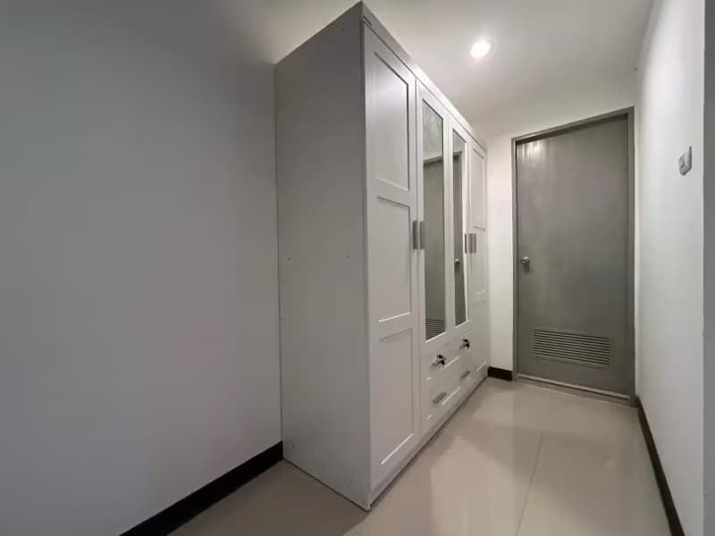 1 Bedroom Condo