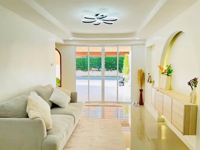 3 Bed Townhouse for Rent in Mueang Chiang Mai District