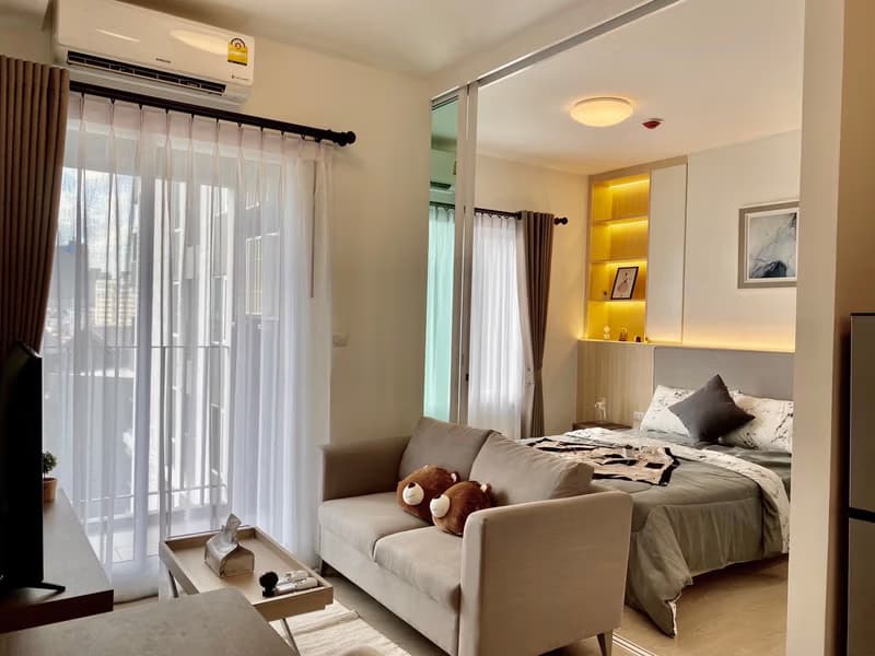 1 Bed Condo for Rent  Near Huai Khwang MRT