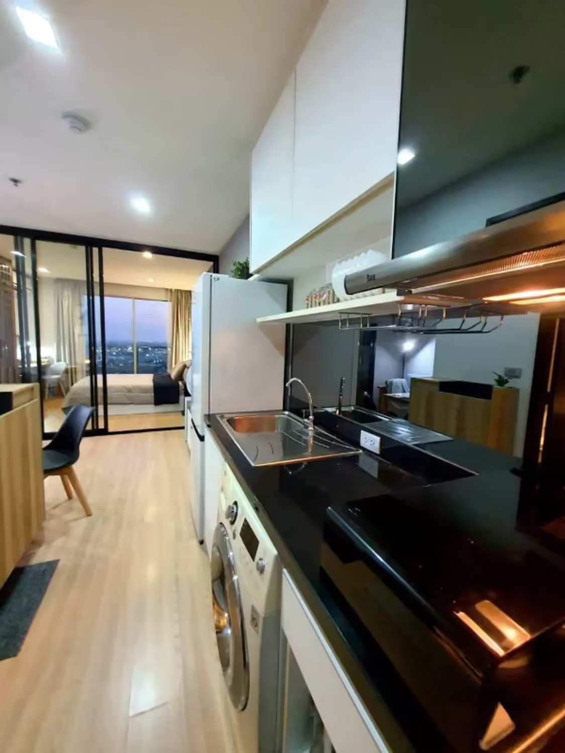  Skywalk Condominium - 1 Bed Condo for Rent *SKYW3817 - Image 9