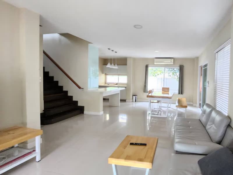 4 Bed House for Rent in Mueang Chiang Mai