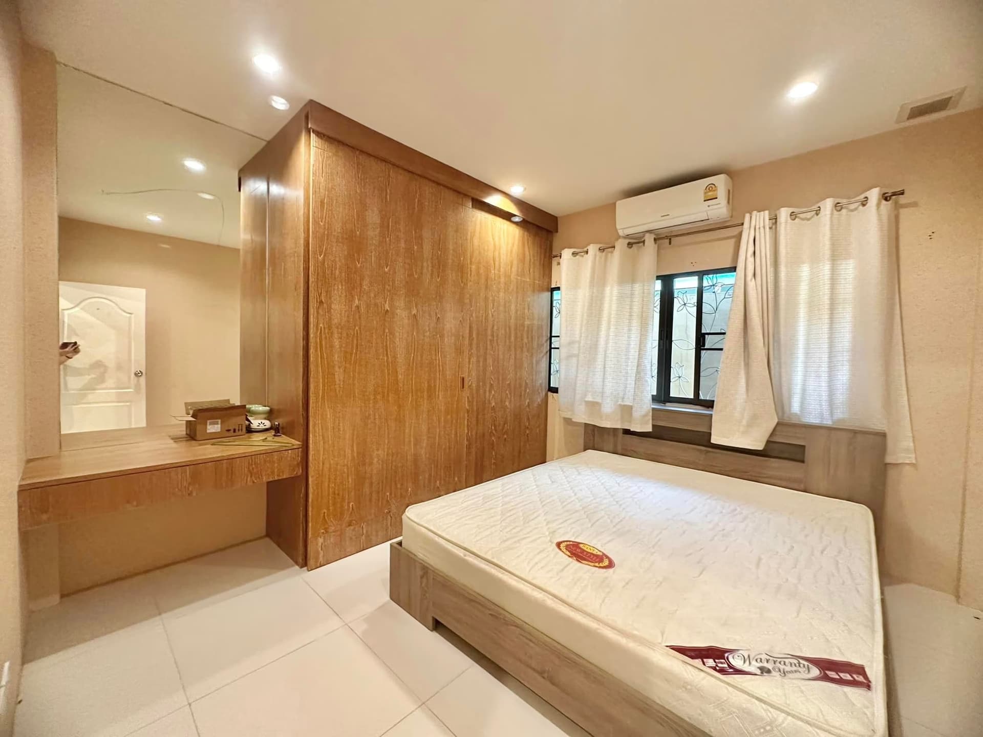 2 Bedroom House - Image 7