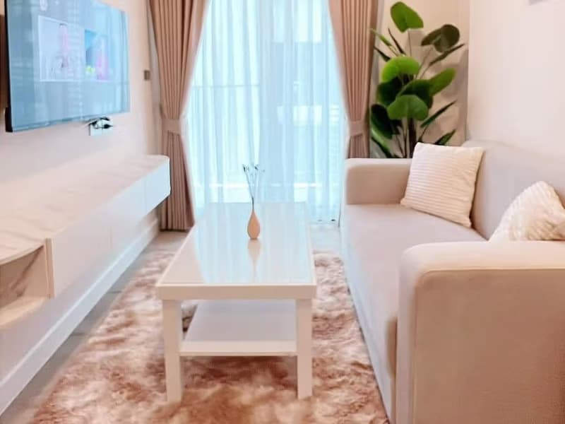 1 Bedroom Condo
