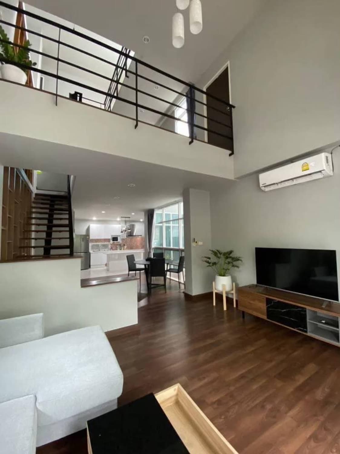 3 Bed House for Rent and Sale in Watthana - Image 10