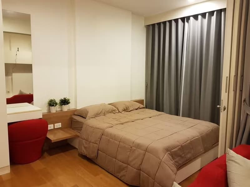 1 Bedroom Condo Room for Rent Blocs 77