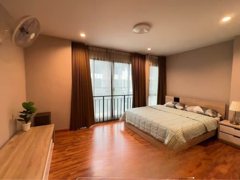 3 Bed Townhouse for Rent in เขตพระโขนง