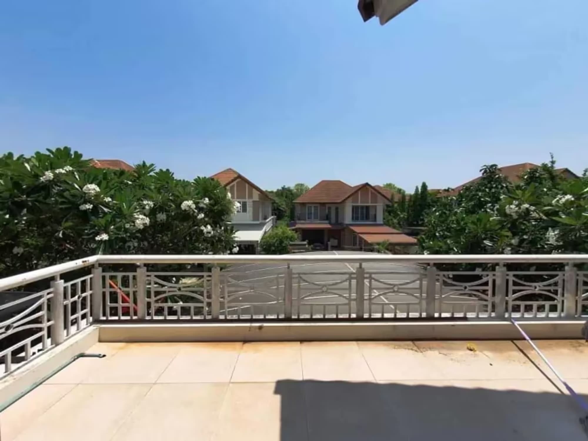 5 Bedroom House - Image 17