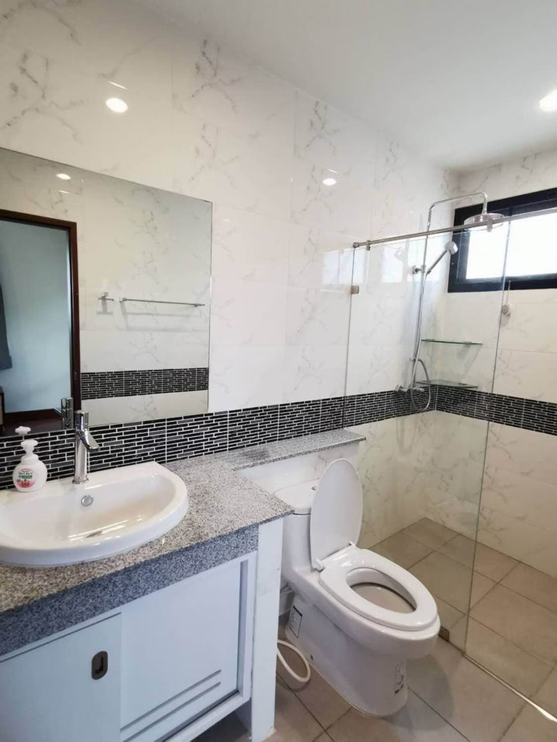 4 Bedroom House - Image 31