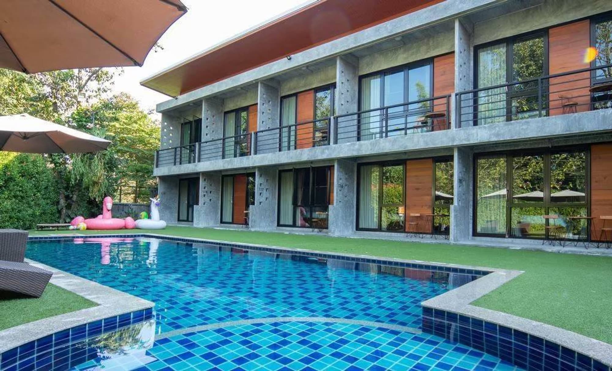 18 ห้องนอน อาคารพานิชย์ สำหรับ จำหน่าย ใน Mueang Chiang Mai District - Image 1