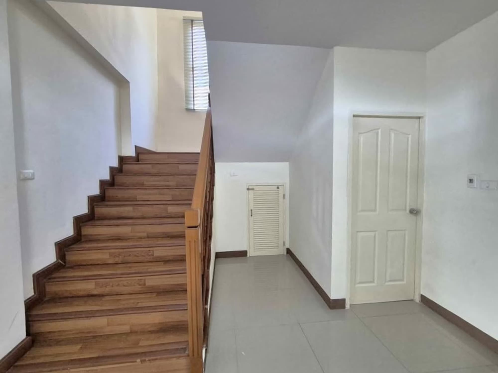 4 Bed House for Rent in Hang Dong District - Image 5