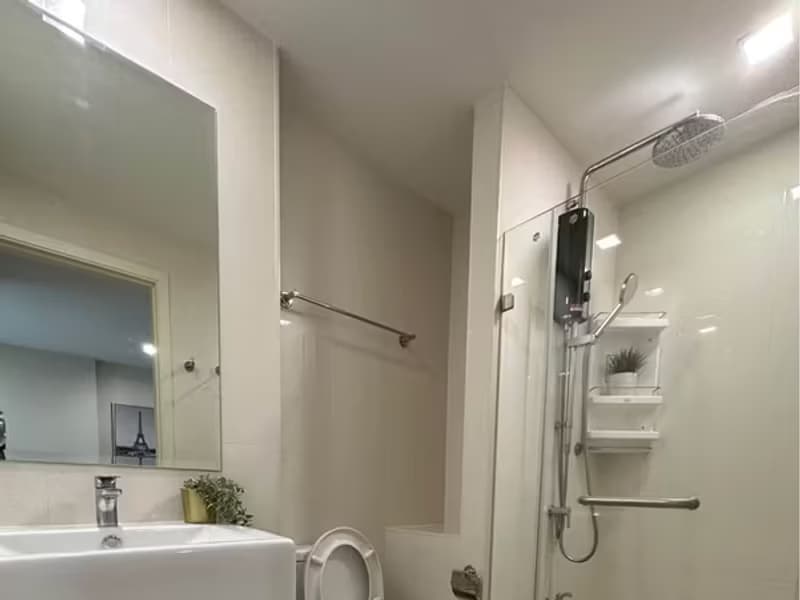 1 Bedroom Condo