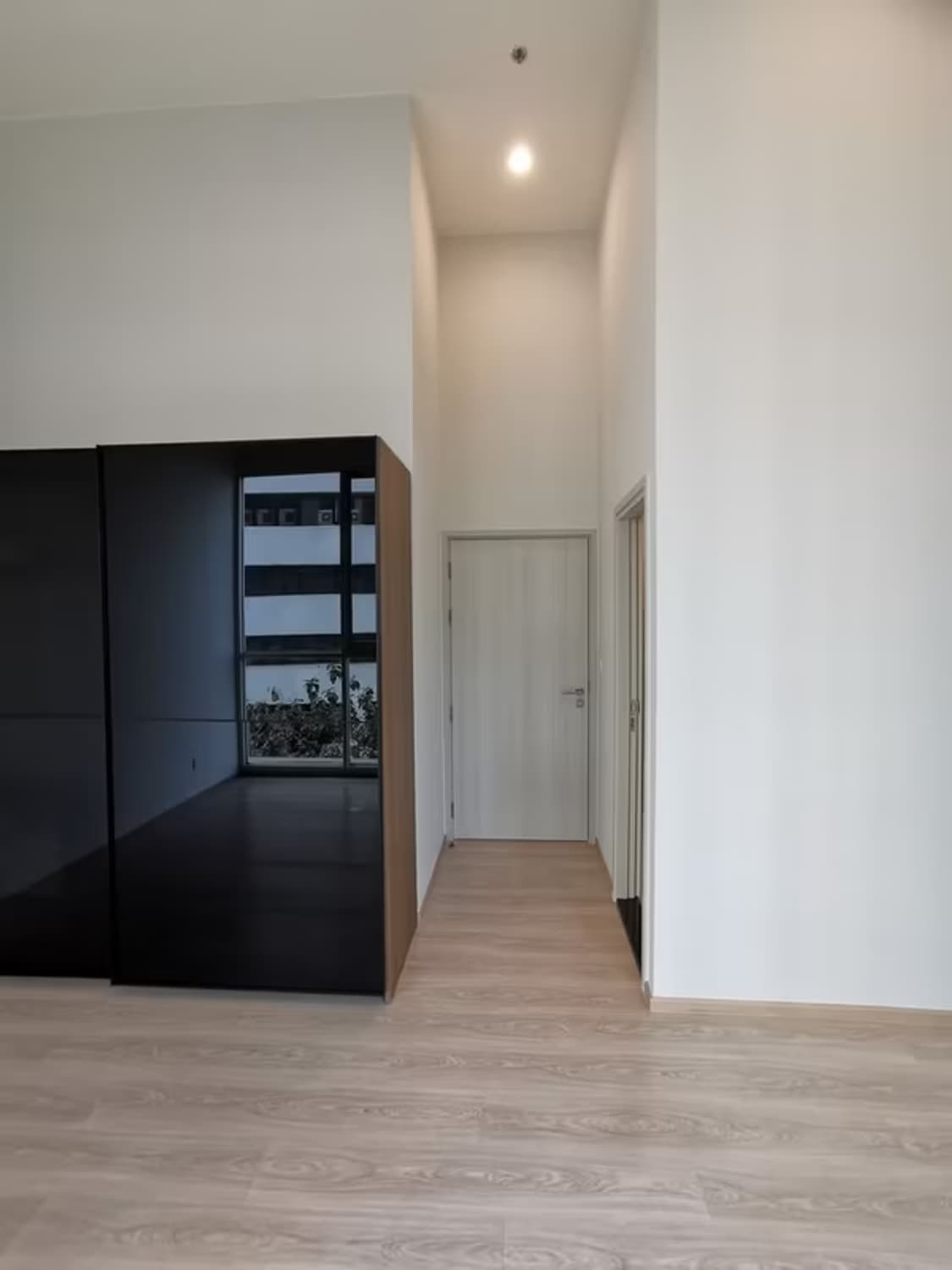 1 Bedroom Condo - Image 1