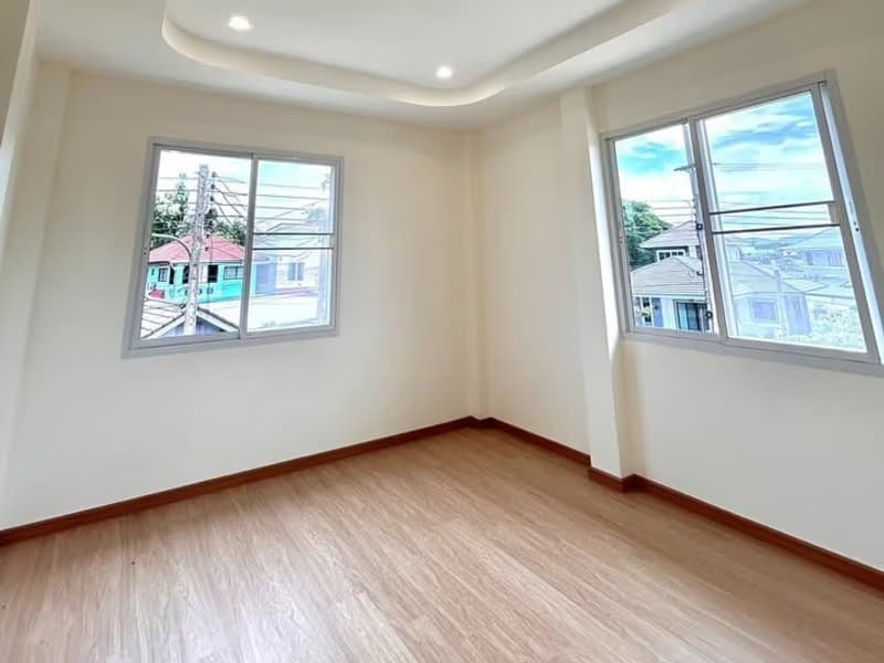 4 Bed House for Sale in San Sai