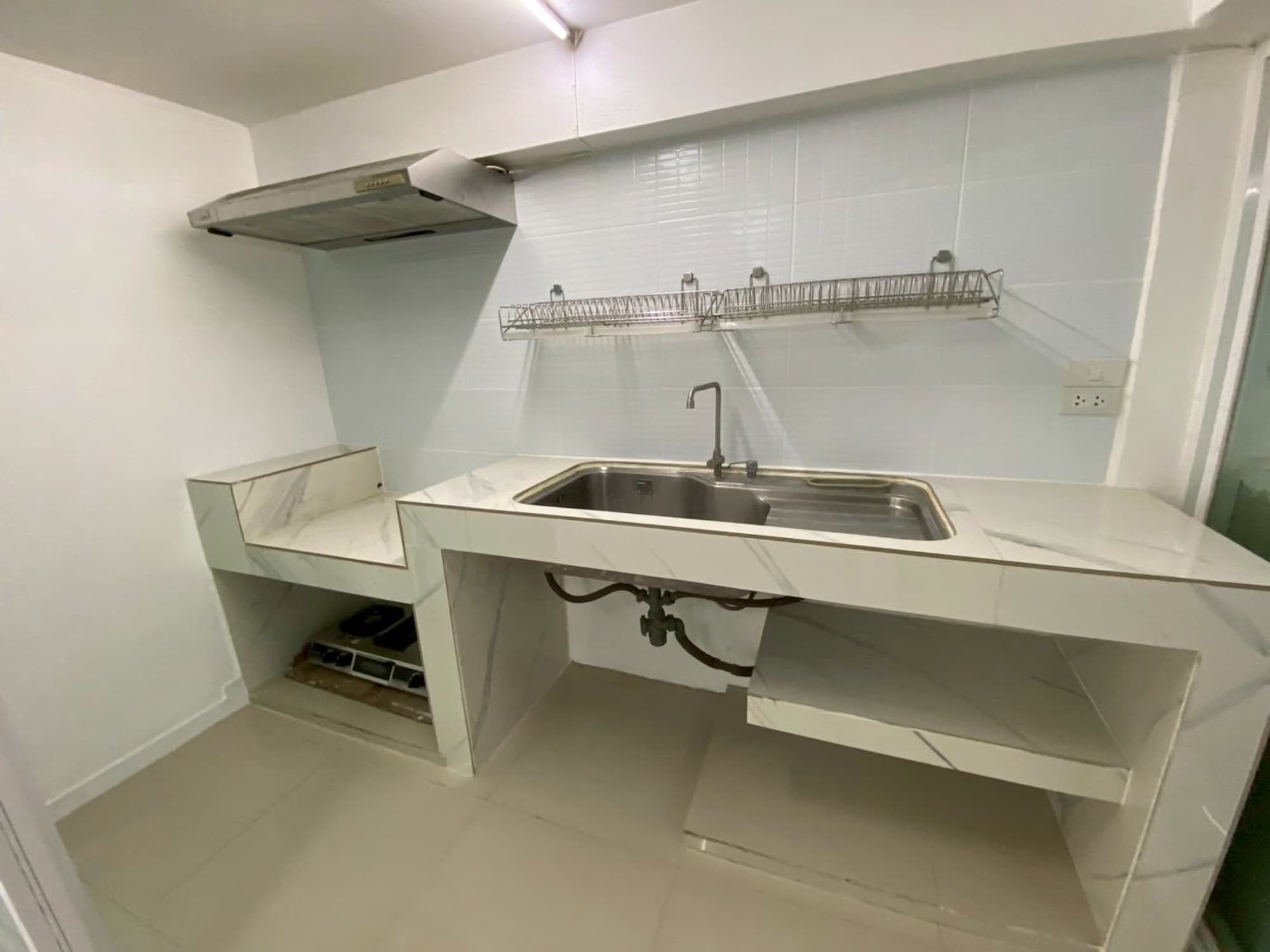 2 Bed Townhouse for Rent in Phra Khanong - Image 4