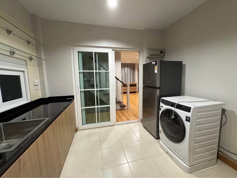 3 Bed House for Rent in Bang Phli