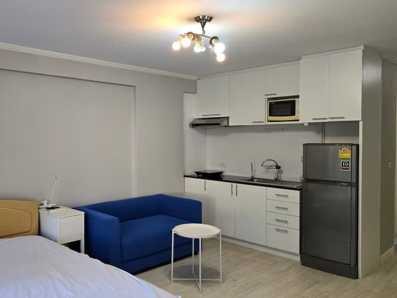 Studio Condo for Rent in Watthana