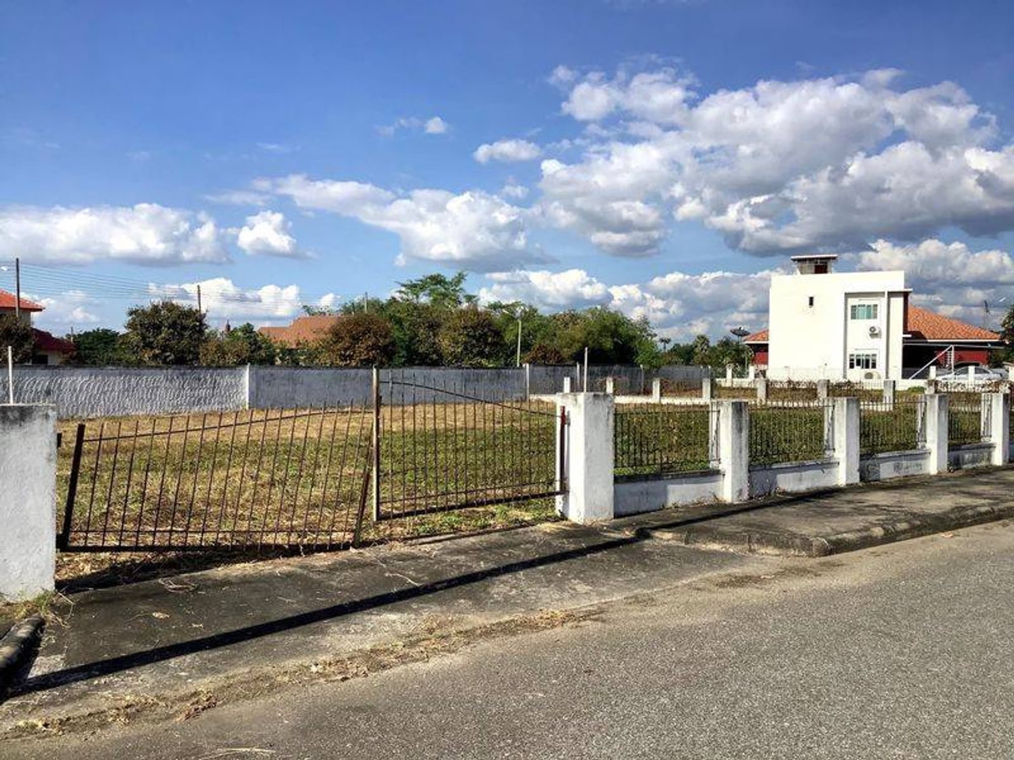  Land for Sale in San Kamphaeng - Image 1