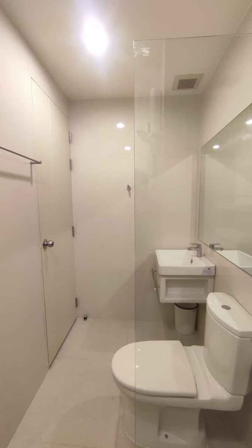 Condo for Rent at Life Asoke - Image 9