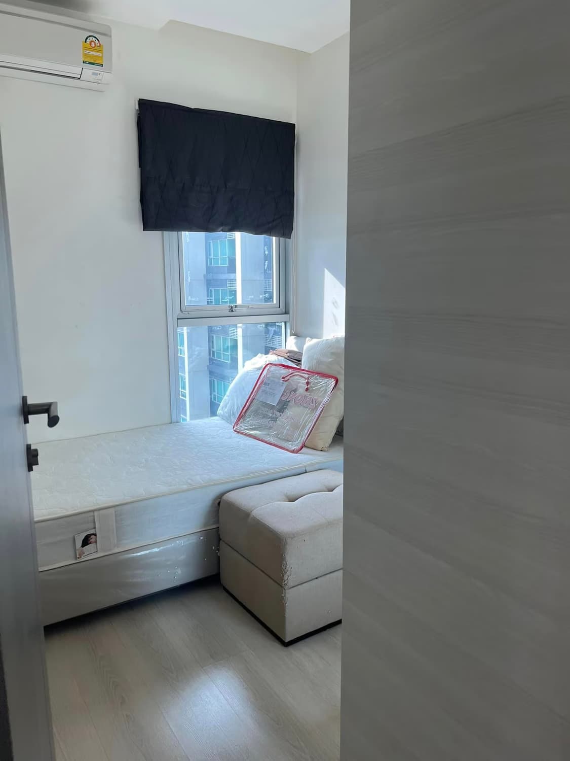 2 Bed Condo for Sale in Huai Khwang - Image 4