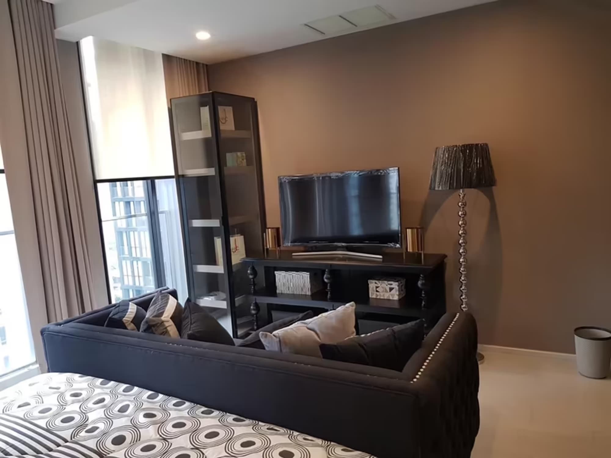 1 Bedroom Condo - Image 4
