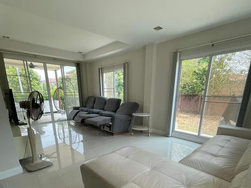 4 Bed House for Rent in San Kamphaeng