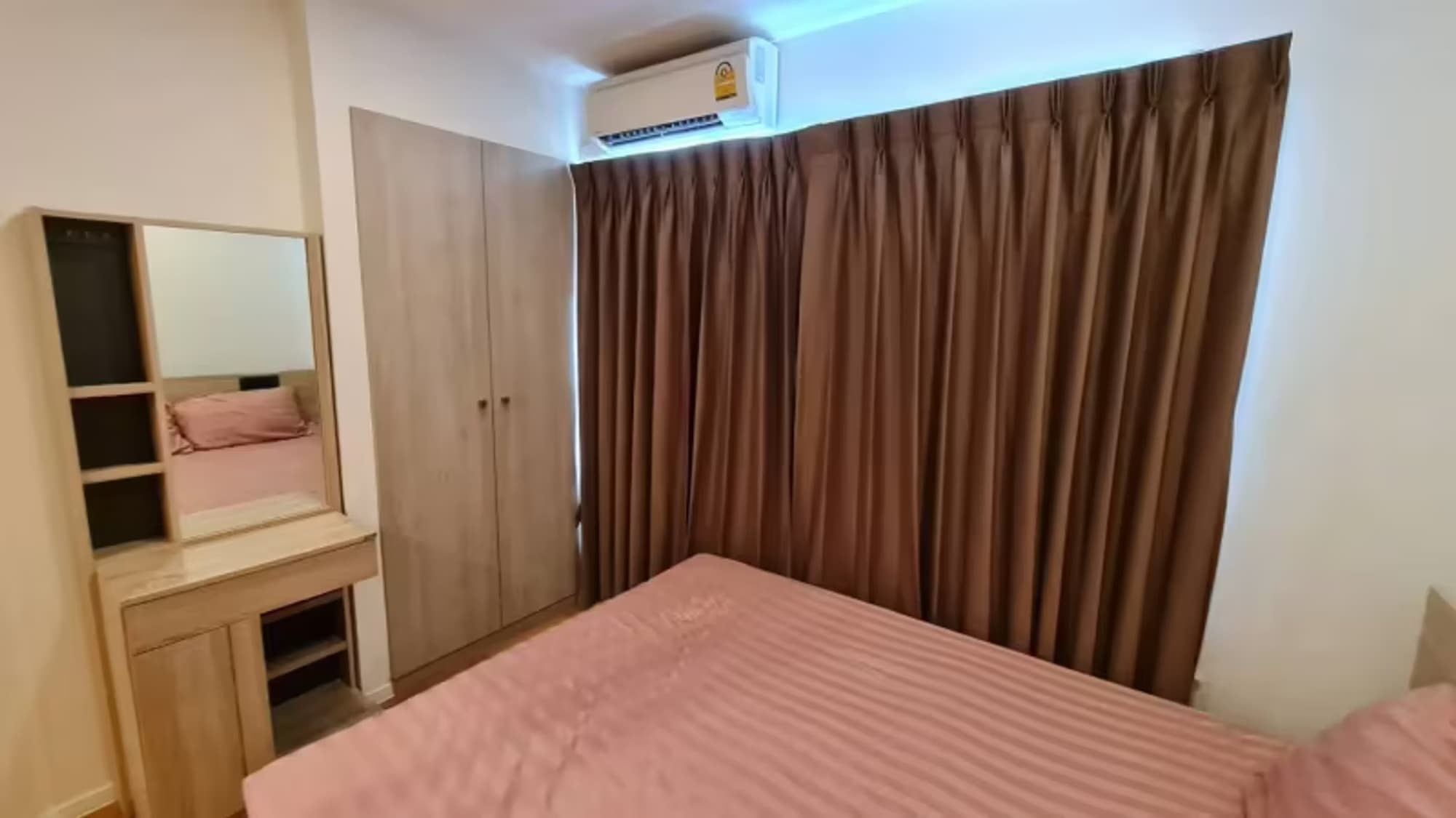 1 Bedroom Condo - Image 1