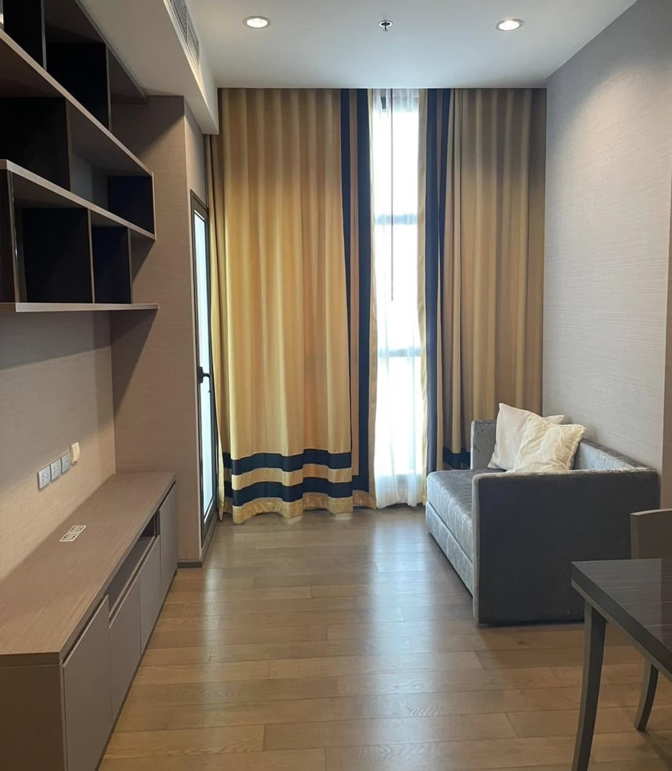 1 Bed Condo for Sale in Bang Rak - Image 1