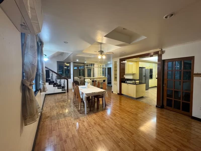 4 Bed House for Rent in Sathon