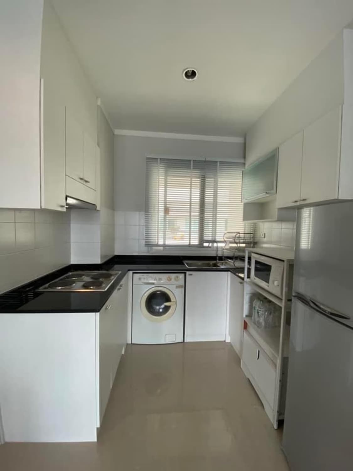 2 Bed Condo for Rent in Sathon - Image 5