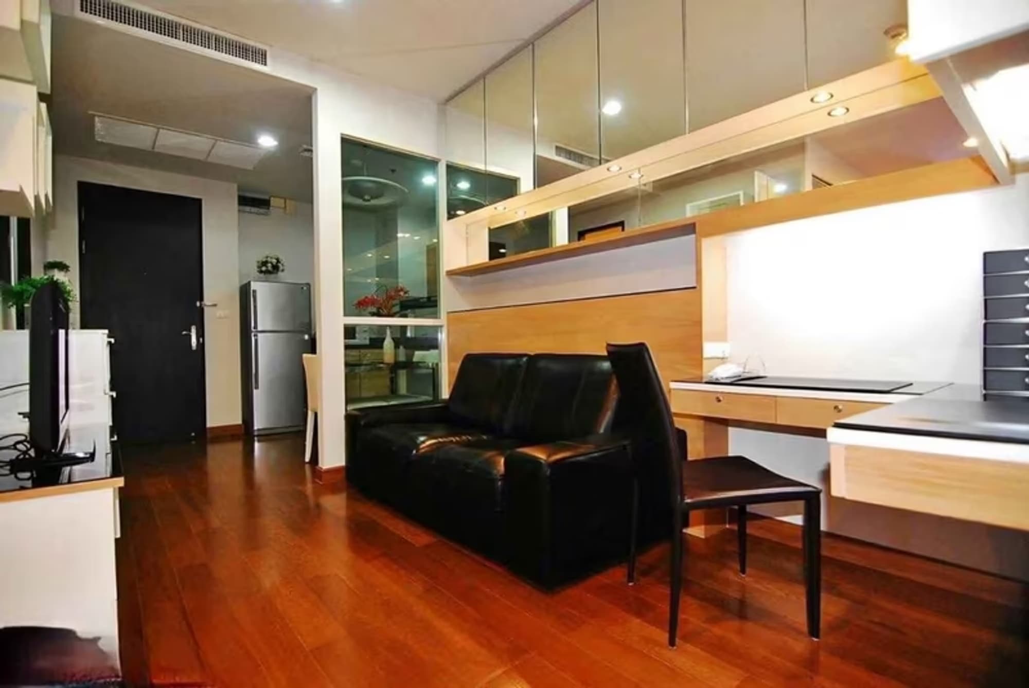  Condo for Rent at The Address Chit Lom - Image 1