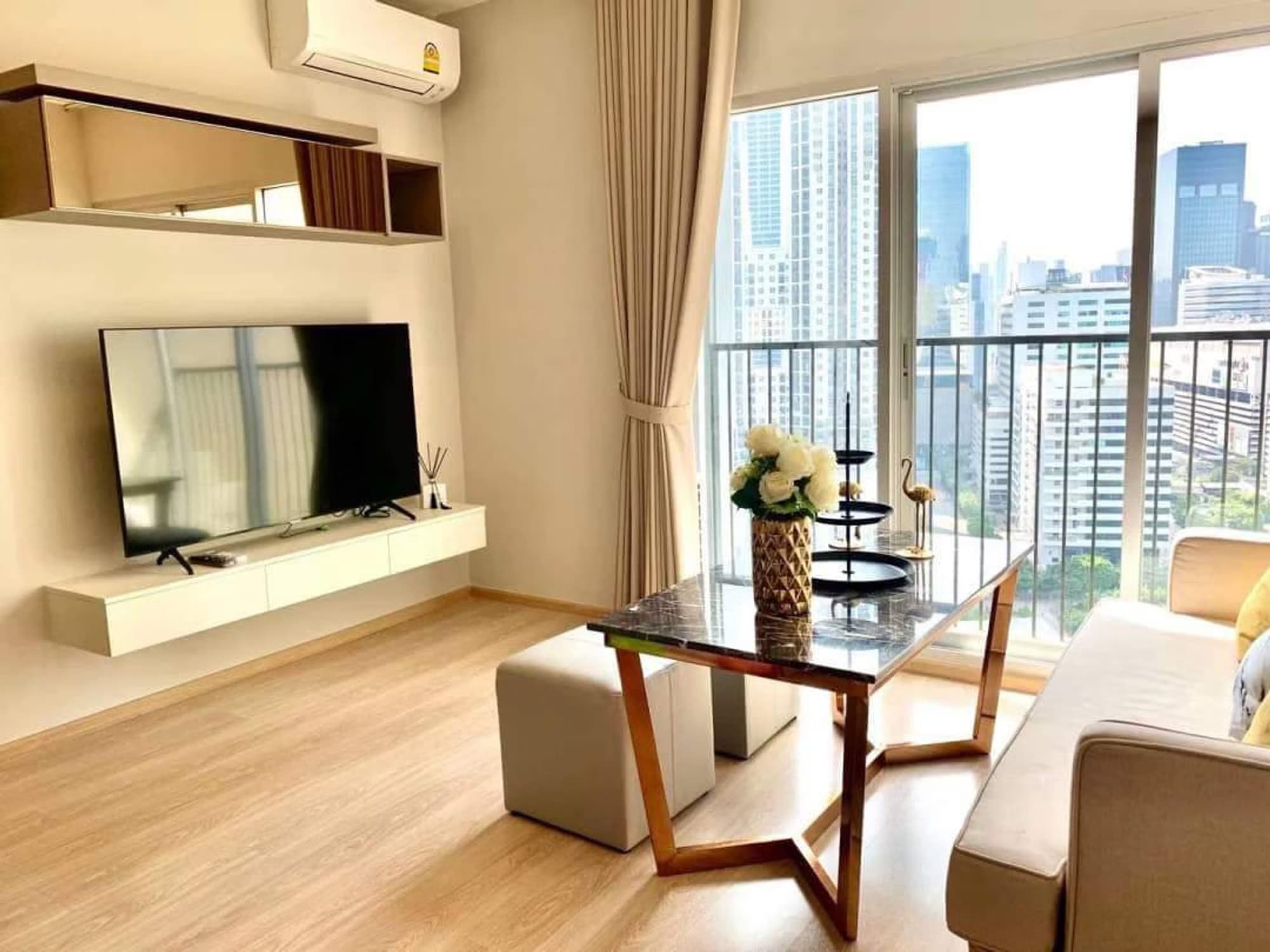 2 ห้องนอน คอนโด สำหรับ จำหน่าย ใน Huai Khwang - Image 1