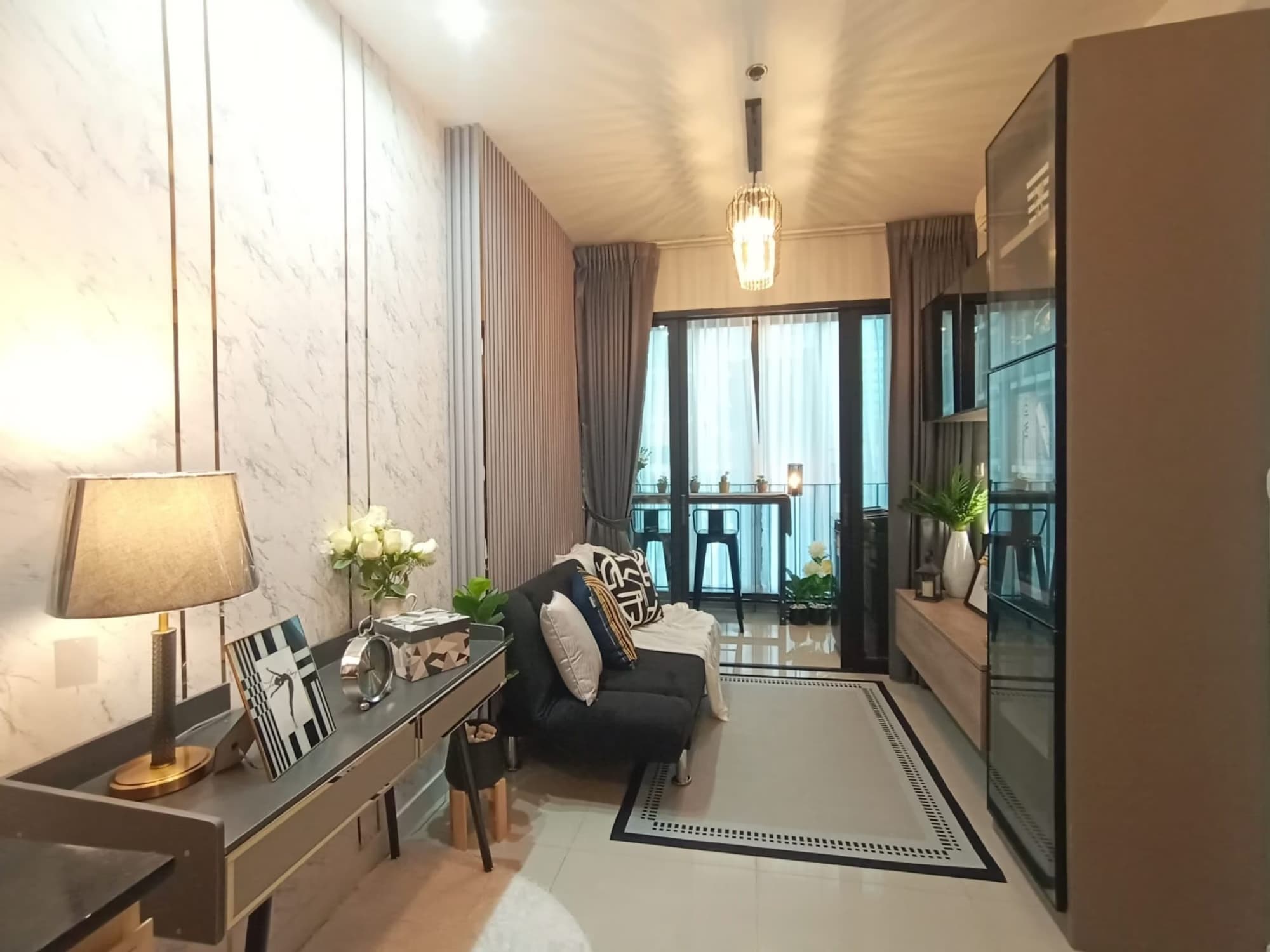 1 Bedroom Condo - Image 1