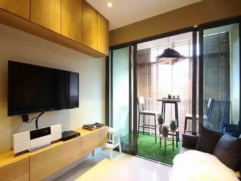 1 Bedroom Condo